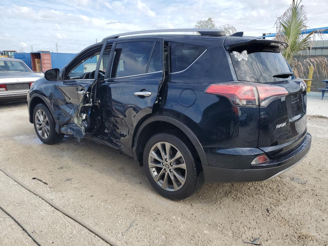 Изображение 2 2018 TOYOTA RAV4 LIMITED 2018 с VIN JTMYFREV3JD109606