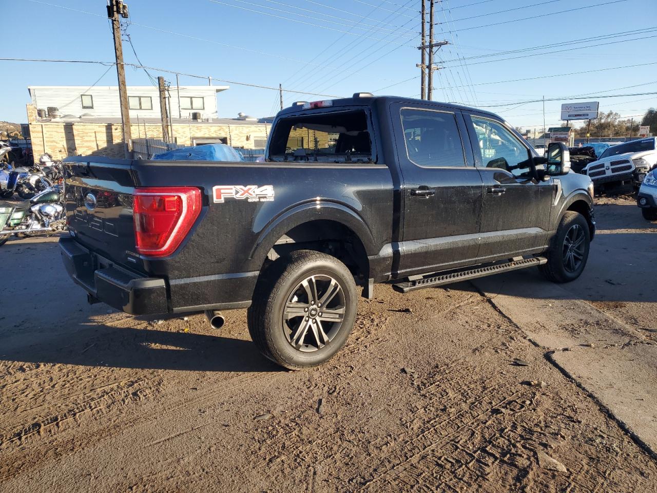 Obraz 3 z 2022 FORD F150 SUPERCREW 2022 z VIN 1FTFW1E81NKE72376
