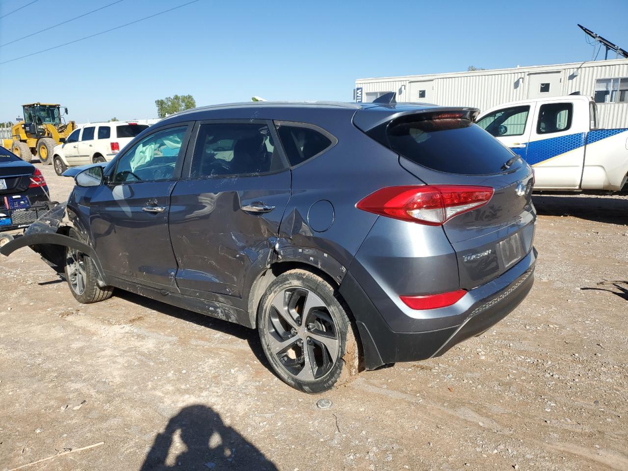 Obraz 2 z 2016 HYUNDAI TUCSON LIMITED 2016 z VIN KM8J33A25GU192981