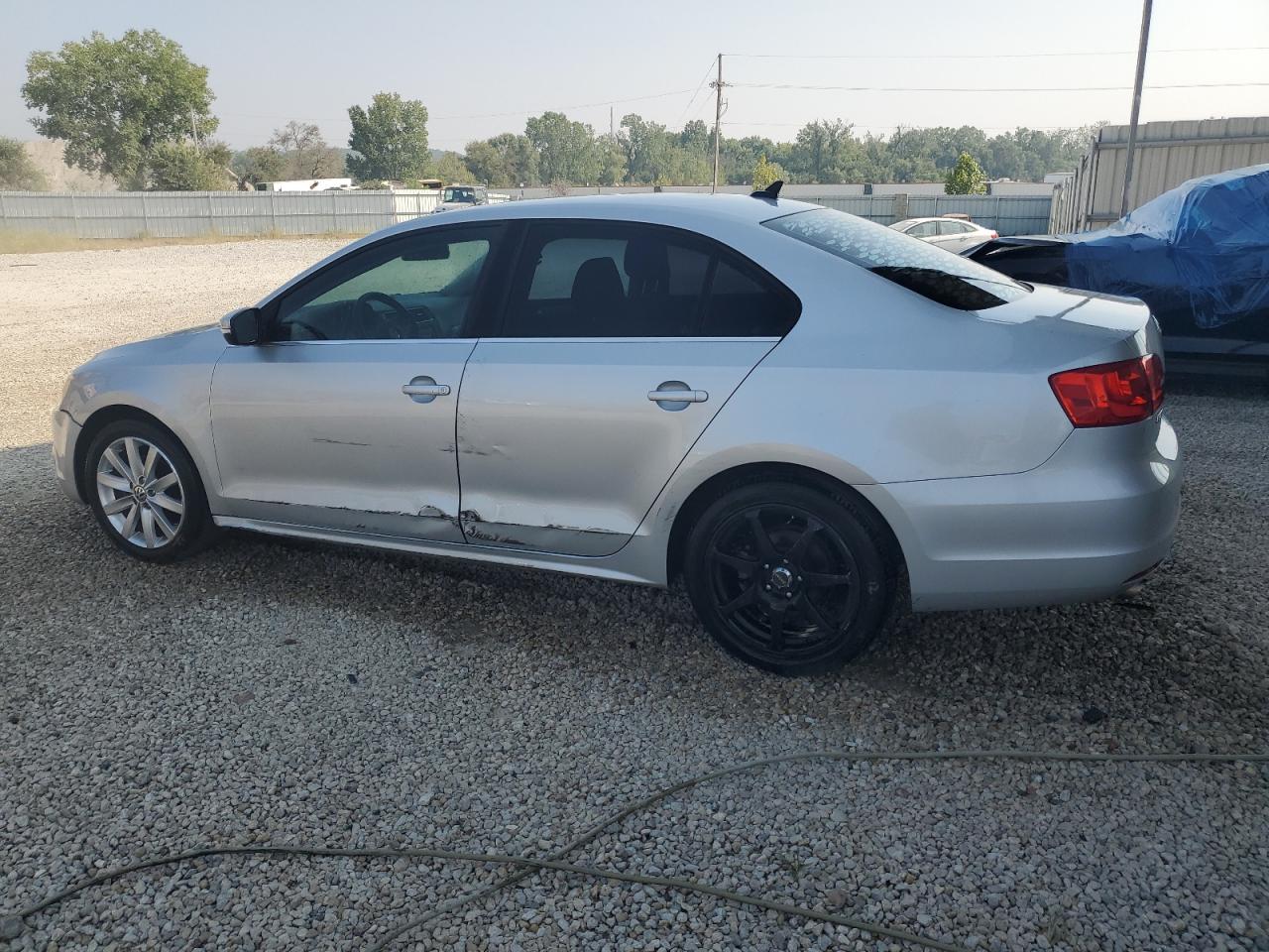 Image 2 of 2013 VOLKSWAGEN JETTA TDI 2013 with VIN 3VWLL7AJ0DM384236