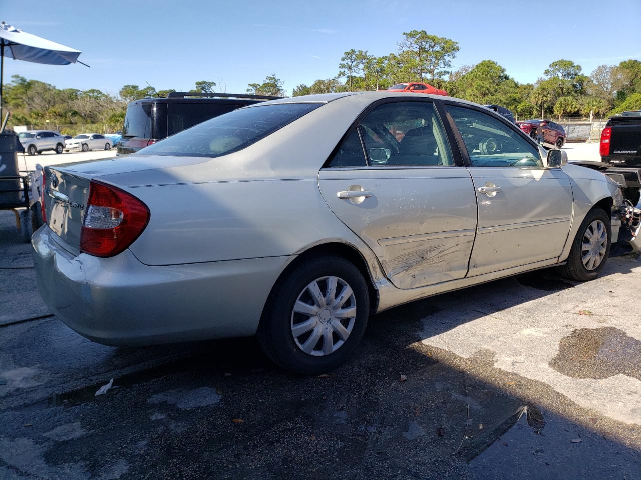 Image 3 of 2004 TOYOTA CAMRY LE 2004 with VIN 4T1BE32K54U939553