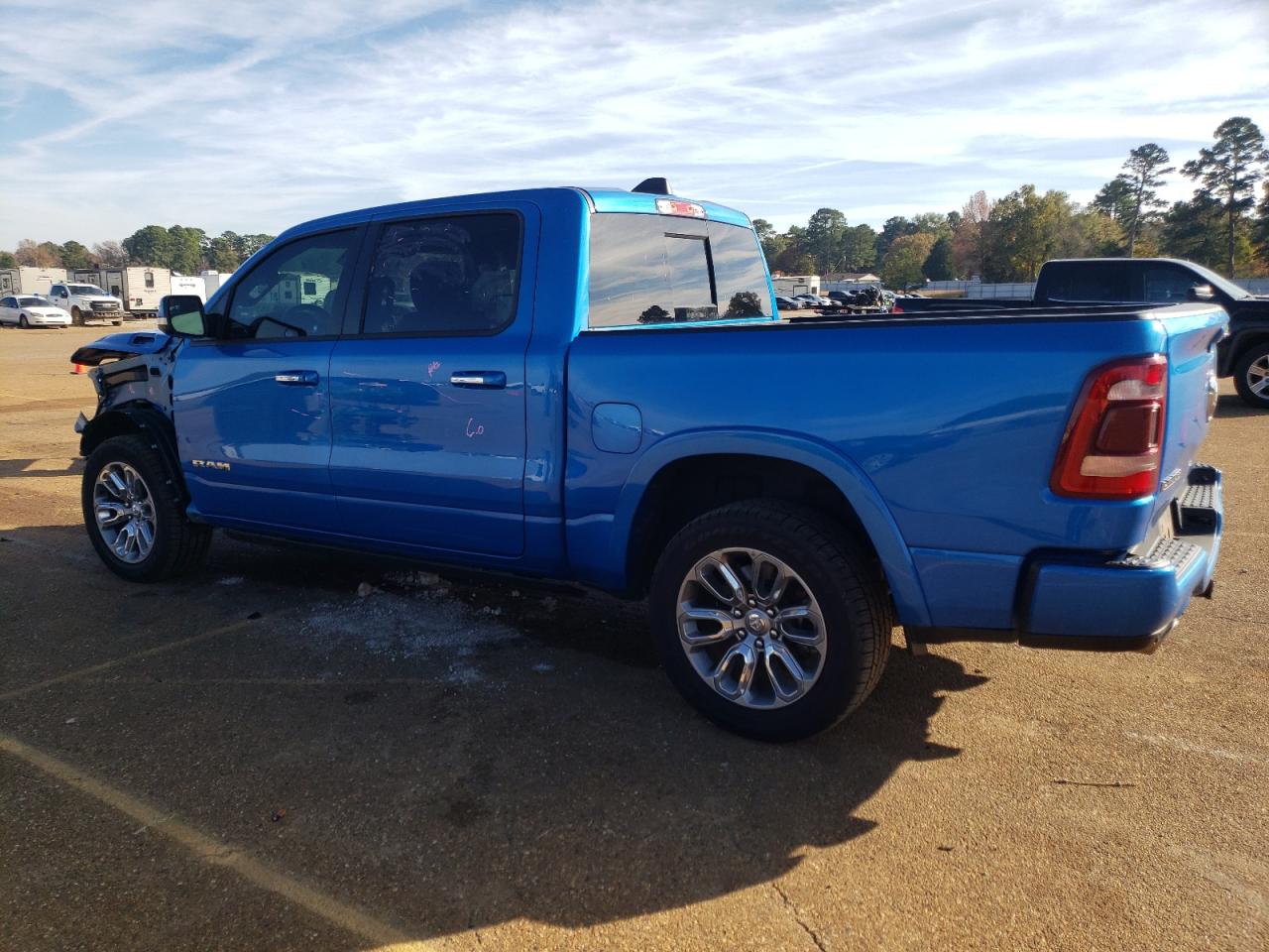 Obraz 2 z 2021 RAM 1500 LARAMIE 2021 z VIN 1C6RREJT6MN712533