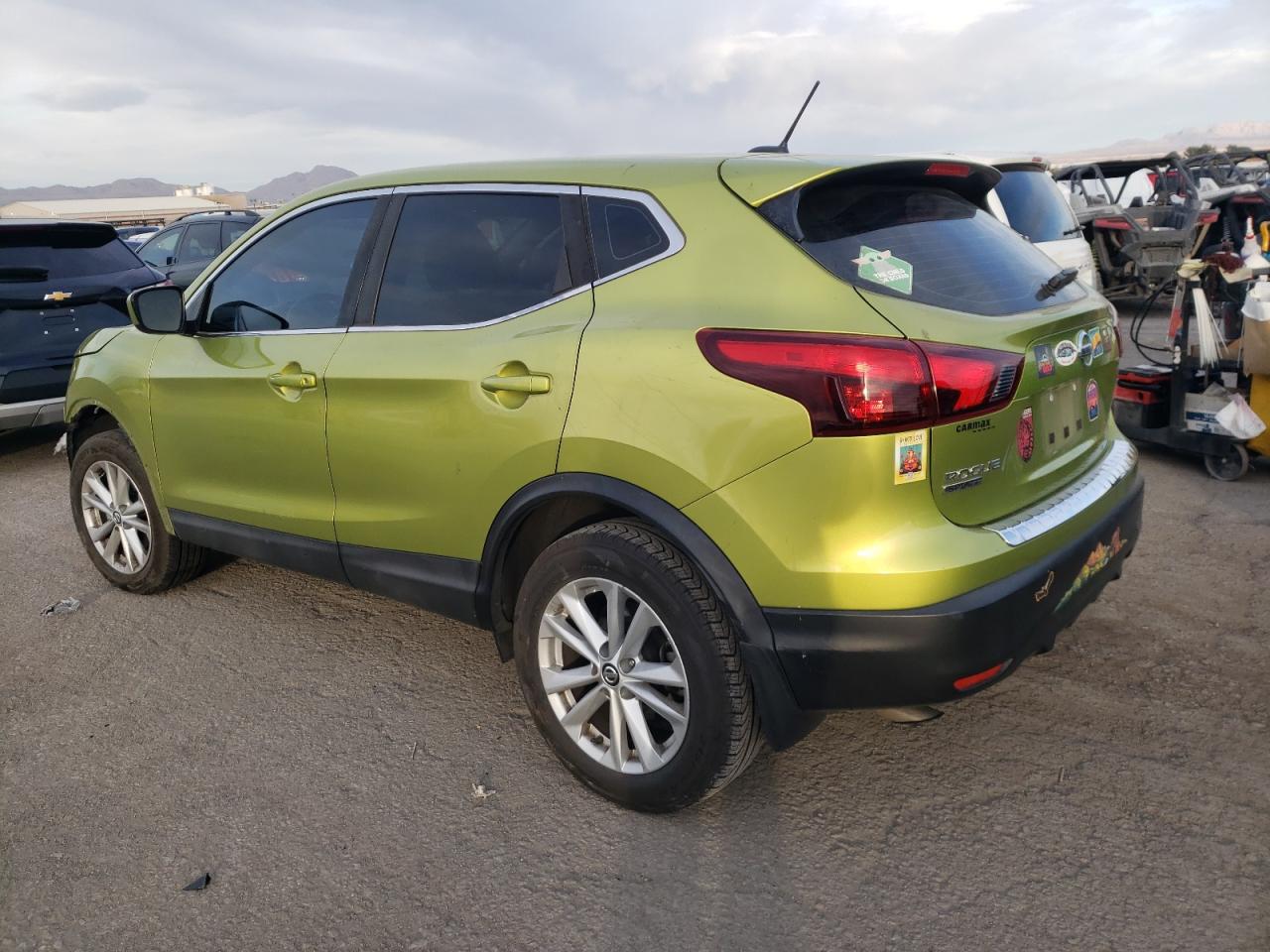 Obraz 2 z 2017 NISSAN ROGUE SPORT S 2017 z VIN JN1BJ1CPXHW009353