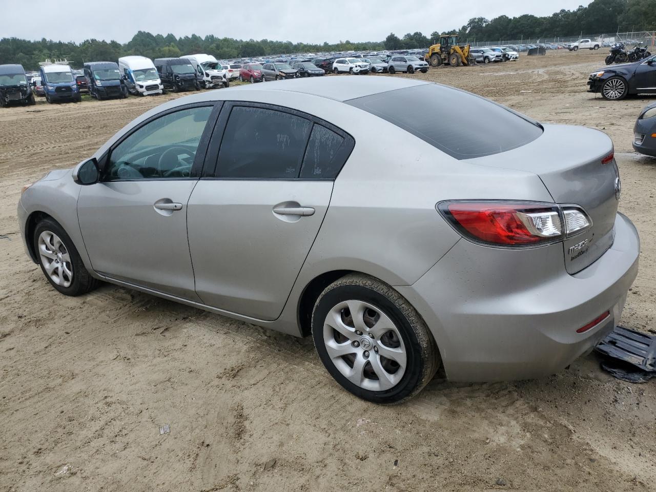 Изображение 2 2013 MAZDA 3 I 2013 с VIN JM1BL1TG5D1810402