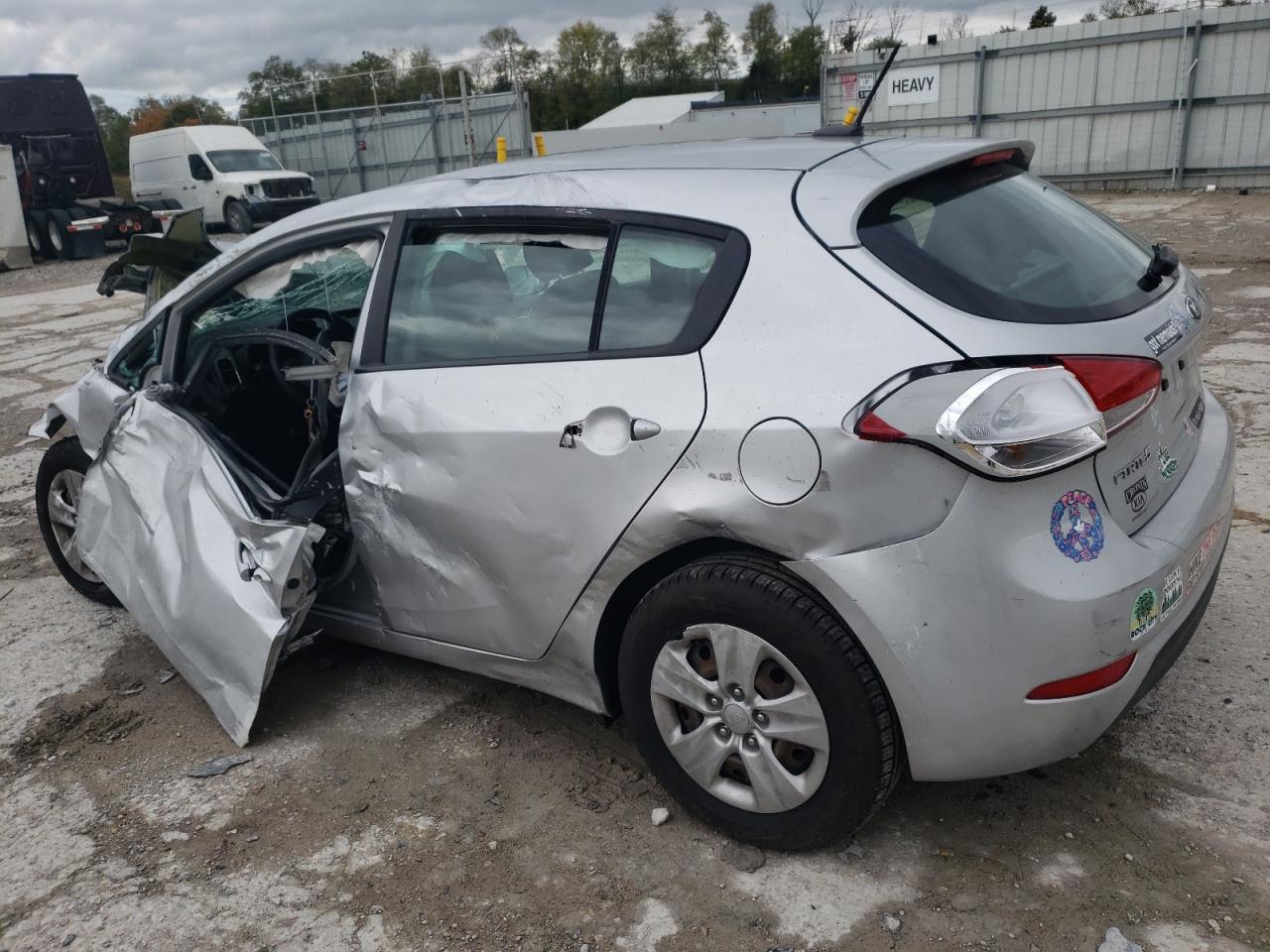 Изображение 2 2017 KIA FORTE LX 2017 с VIN KNAFK5A83H5697293