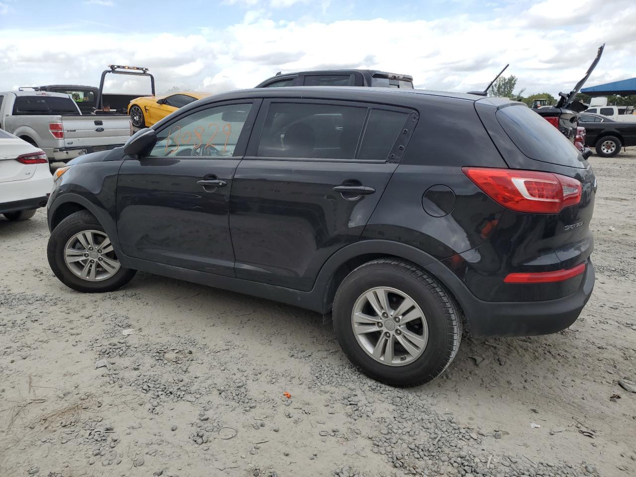 Изображение 2 2011 KIA SPORTAGE LX 2011 с VIN KNDPB3A22B7071804