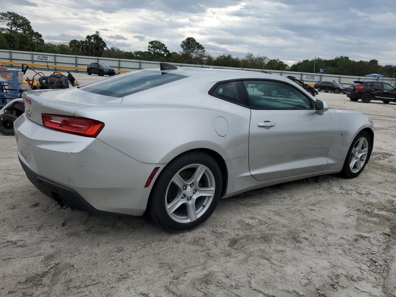 Obraz 3 z 2017 CHEVROLET CAMARO LT 2017 z VIN 1G1FB1RX8H0190614