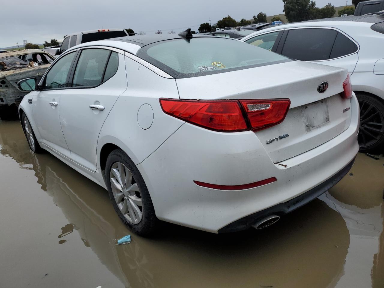 Image 2 of 2015 KIA OPTIMA EX 2015 with VIN 5XXGN4A79FG496832