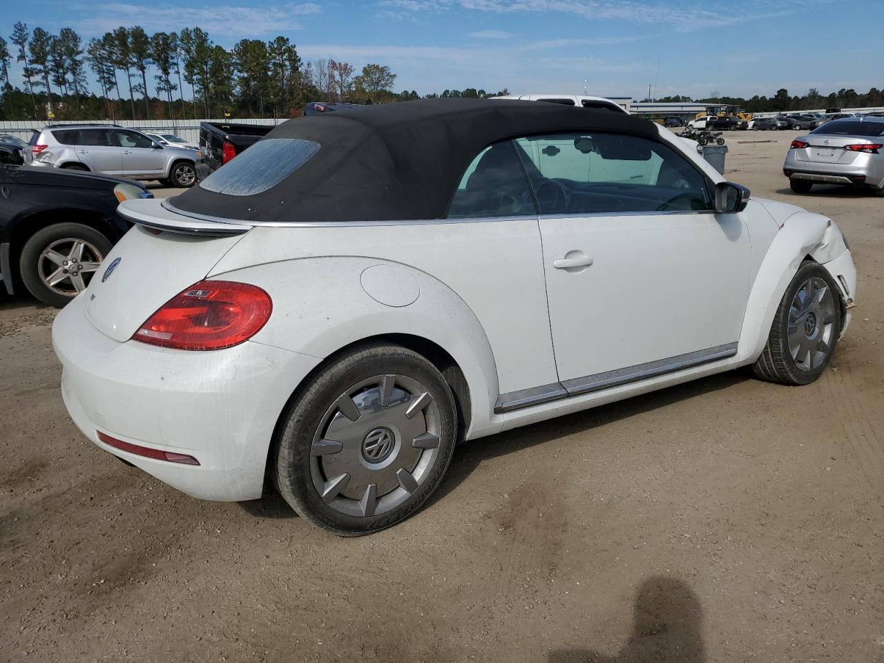 Image 3 of 2014 VOLKSWAGEN BEETLE  2014 with VIN 3VW5L7ATXEM816665