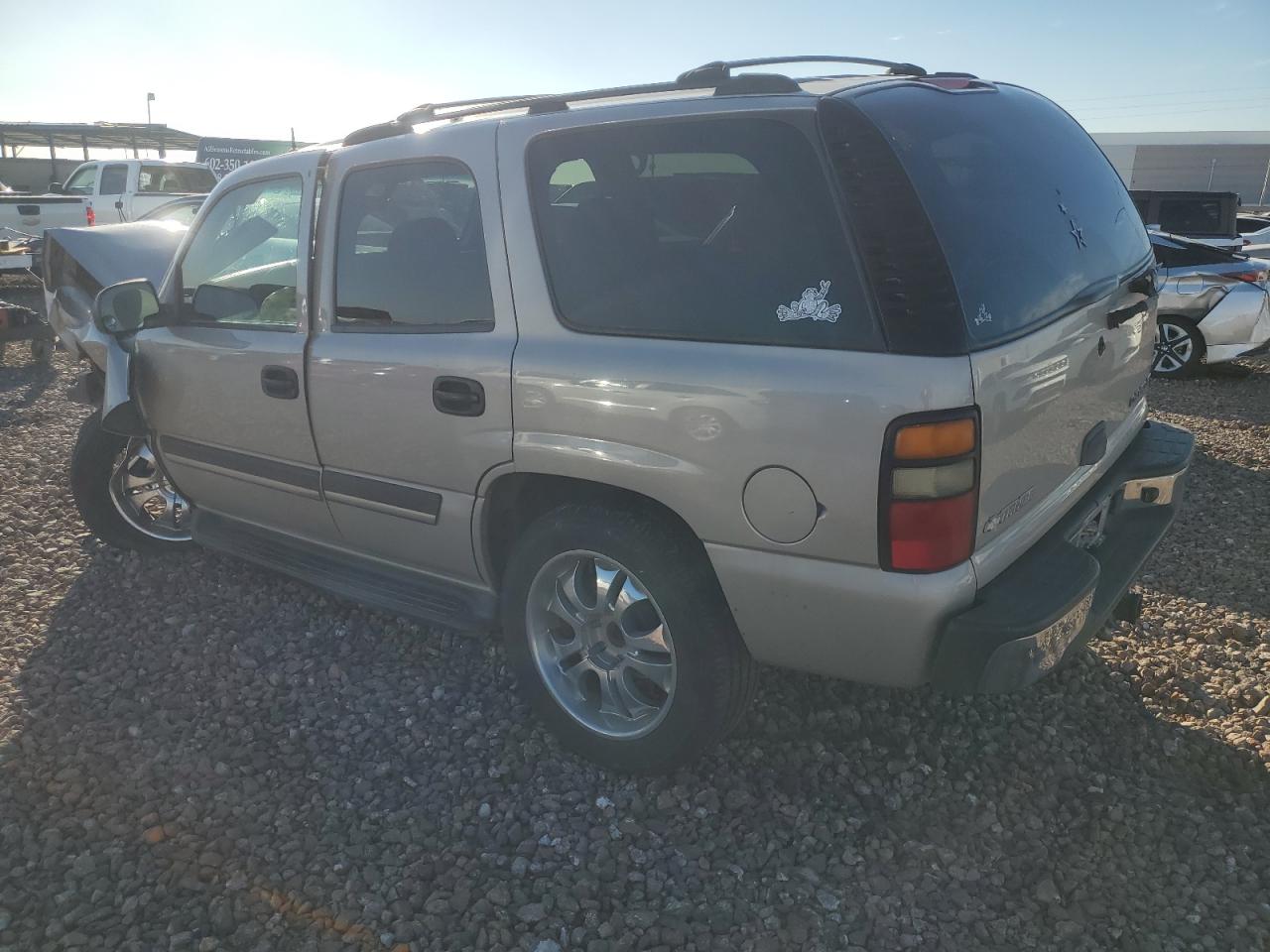 Image 2 of 2005 CHEVROLET TAHOE C1500 2005 with VIN 1GNEC13V25J174204