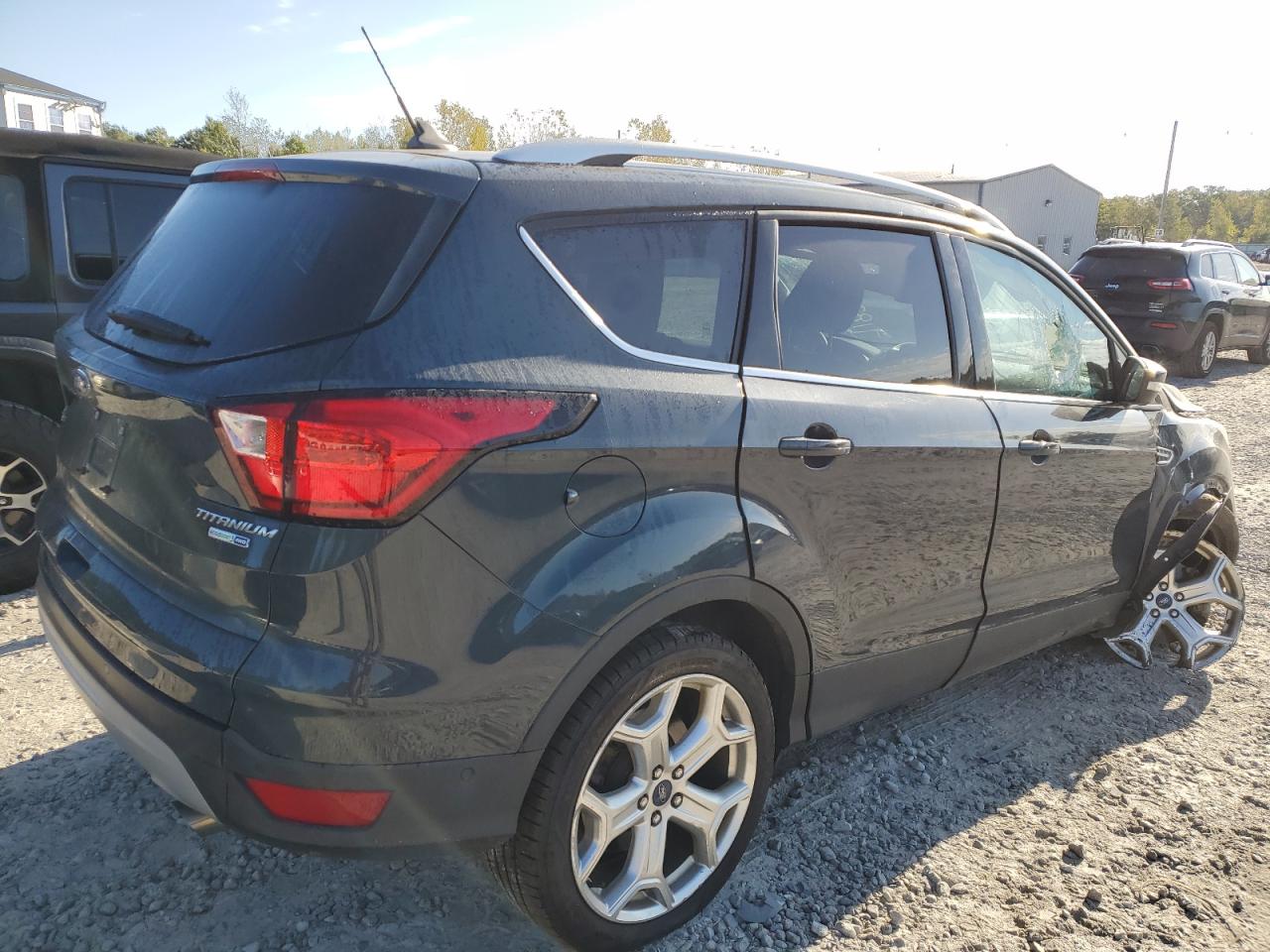 Image 3 of 2019 FORD ESCAPE TITANIUM 2019 with VIN 1FMCU9J92KUB82777