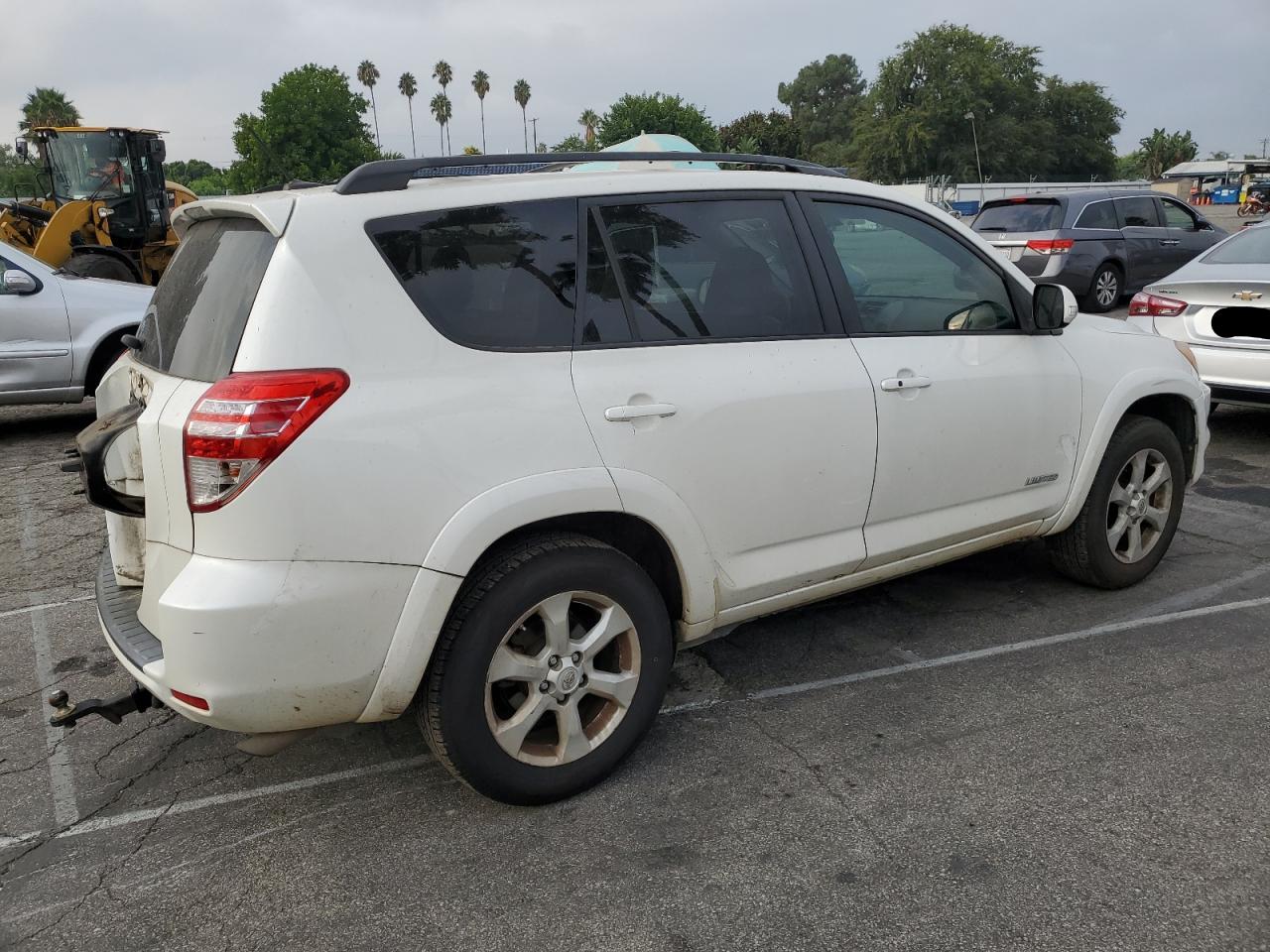Image 3 of 2011 TOYOTA RAV4 LIMITED 2011 with VIN 2T3YK4DV9BW013662