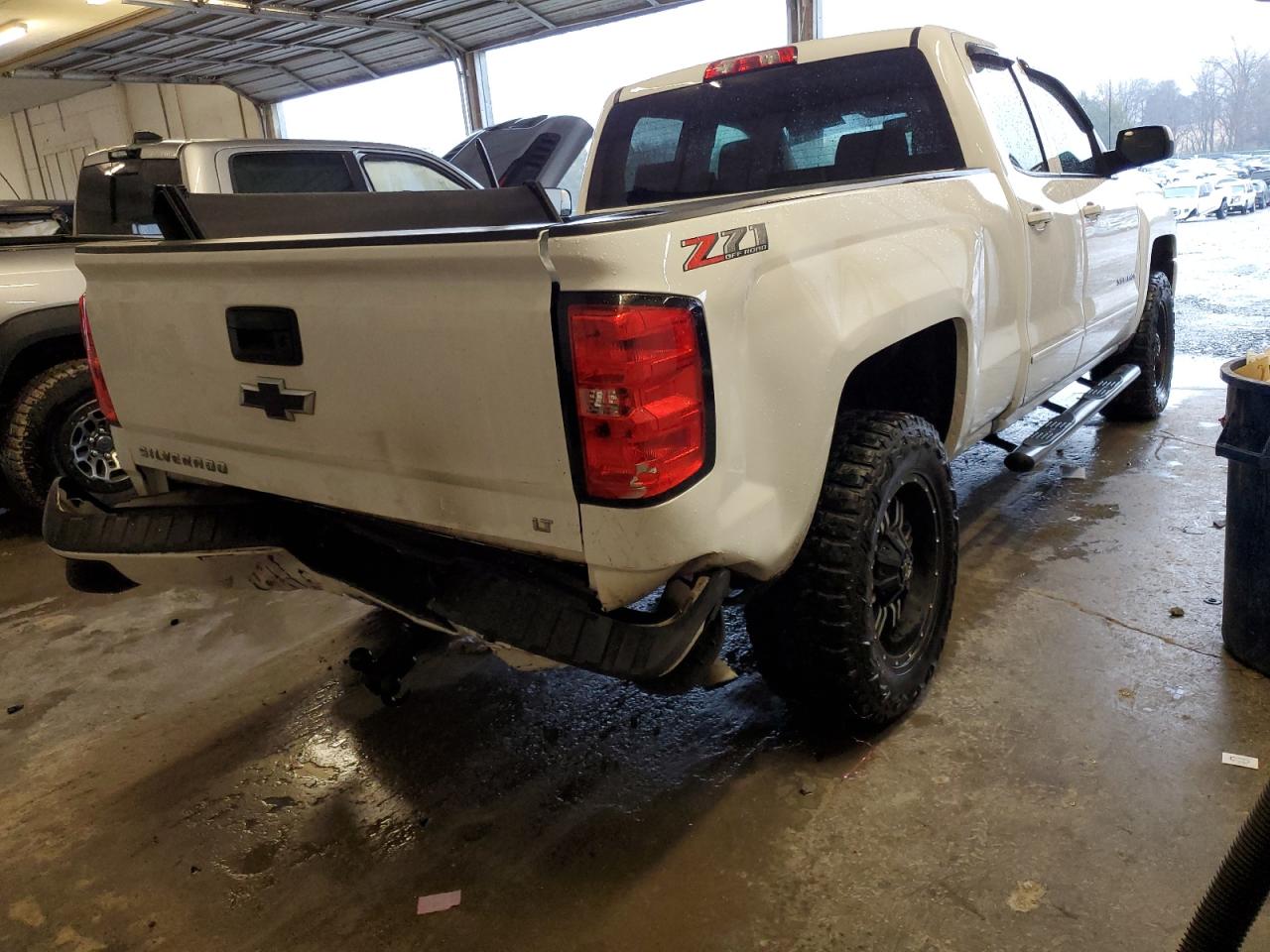 Изображение 3 2018 CHEVROLET SILVERADO K1500 LT 2018 с VIN 1GCVKRECXJZ189888