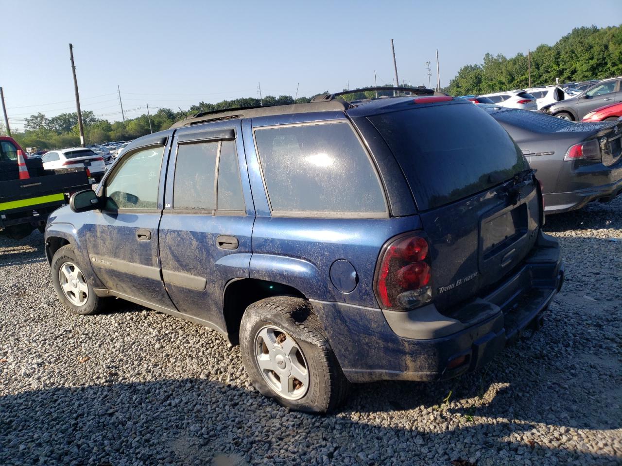 Image 2 of 2003 CHEVROLET TRAILBLAZER  2003 with VIN 1GNDT13S032168748