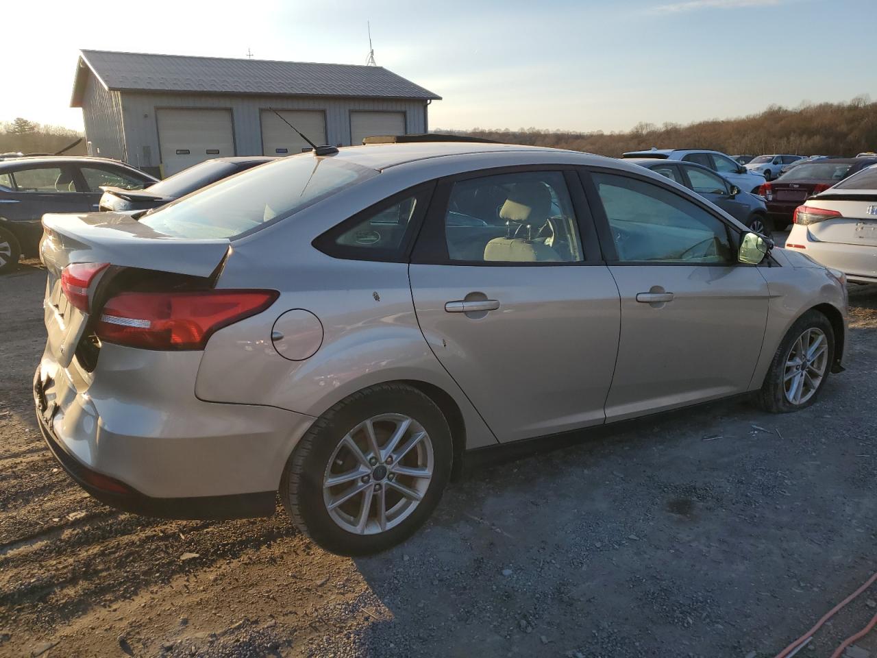 Image 3 of 2017 FORD FOCUS SE 2017 with VIN 1FADP3F29HL234290