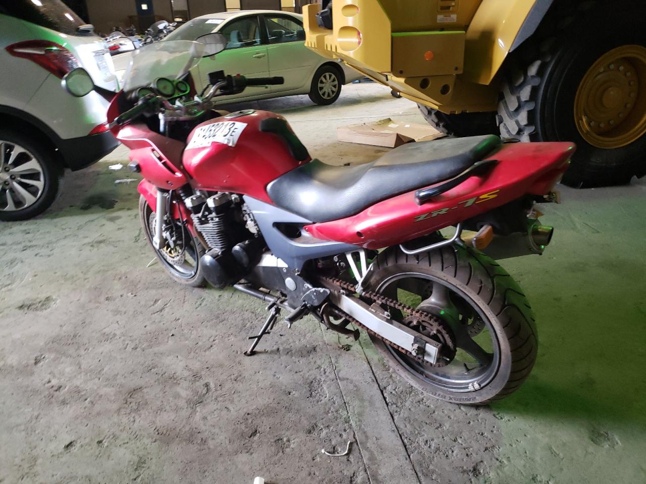 Изображение 3 2001 KAWASAKI ZR750 G 2001 с VIN JKAZRDH111A001147