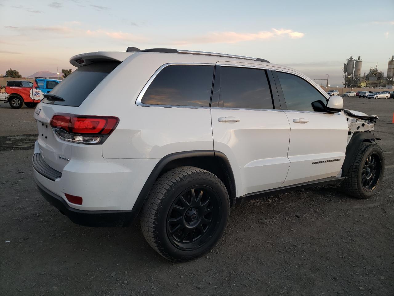 Image 3 of 2020 JEEP GRAND CHEROKEE LAREDO 2020 with VIN 1C4RJEAG3LC296163