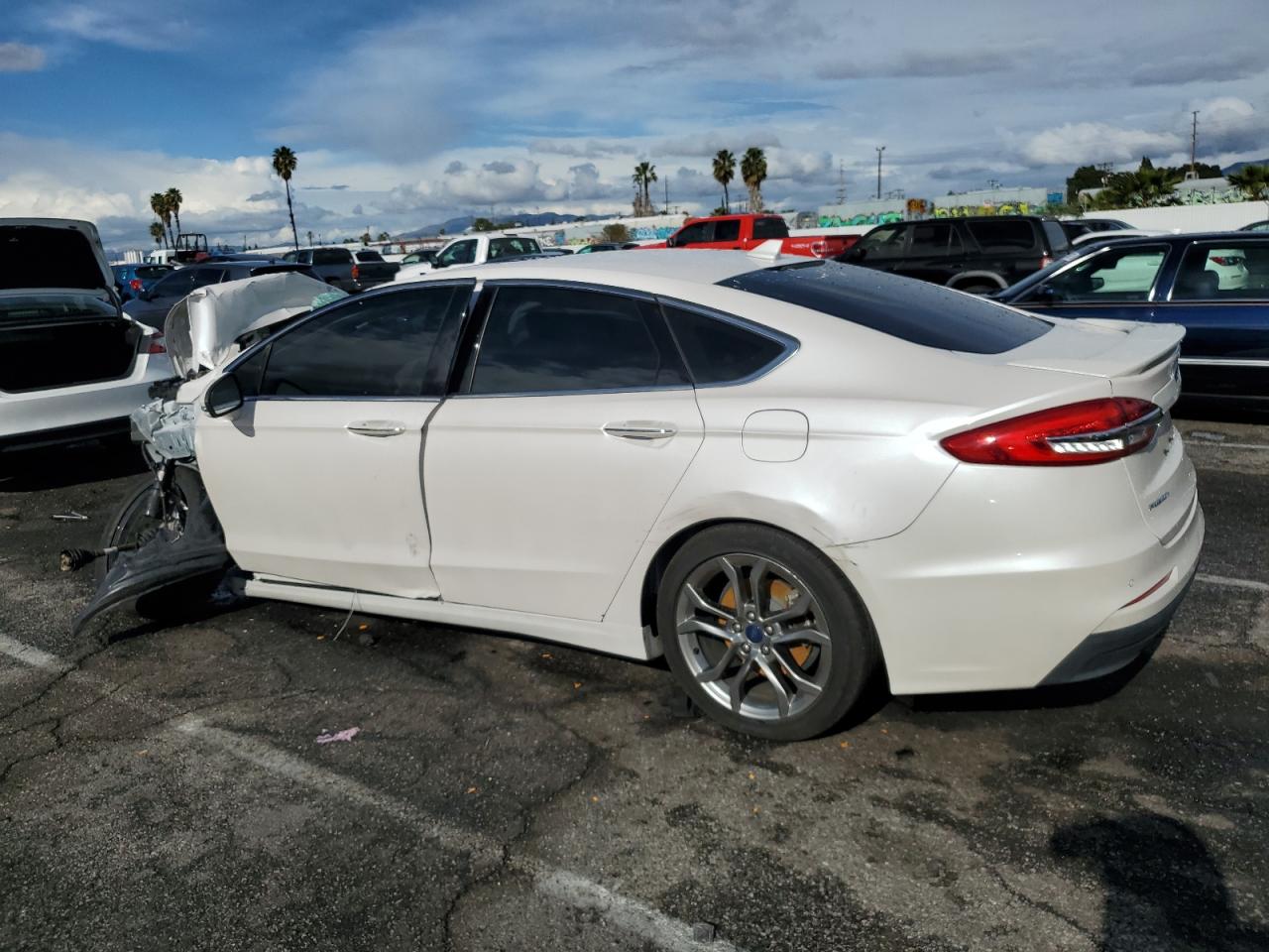 Изображение 2 2020 FORD FUSION TITANIUM 2020 с VIN 3FA6P0RU0LR113095