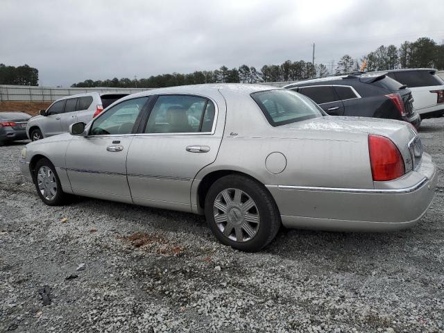 Obraz 2 z 2003 LINCOLN TOWN CAR CARTIER 2003 z VIN 1LNHM83W93Y656110