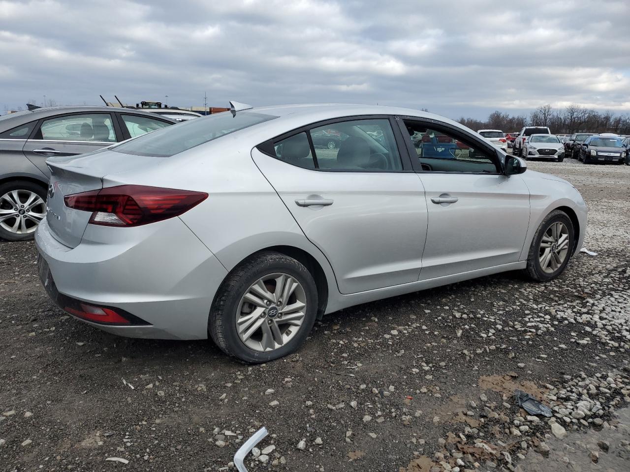 Image 3 of 2019 HYUNDAI ELANTRA SEL 2019 with VIN 5NPD84LF4KH413658