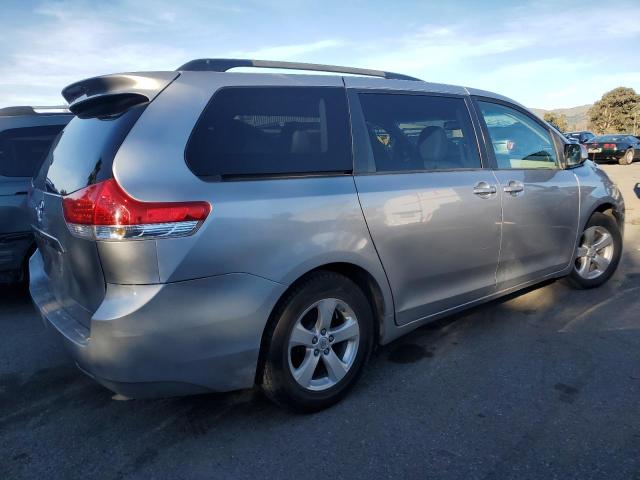 Image 3 of Toyota Sienna Le 2013 with VIN 5TDKK3DCXDS346164