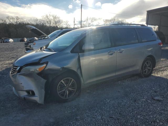 2011 TOYOTA SIENNA LE 2011 image