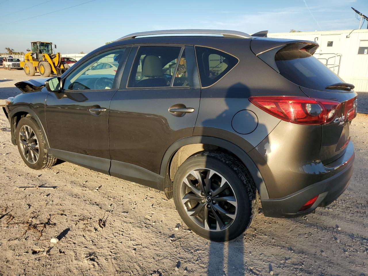 Obraz 2 z 2016 MAZDA CX-5 GT 2016 z VIN JM3KE4DY2G0863692