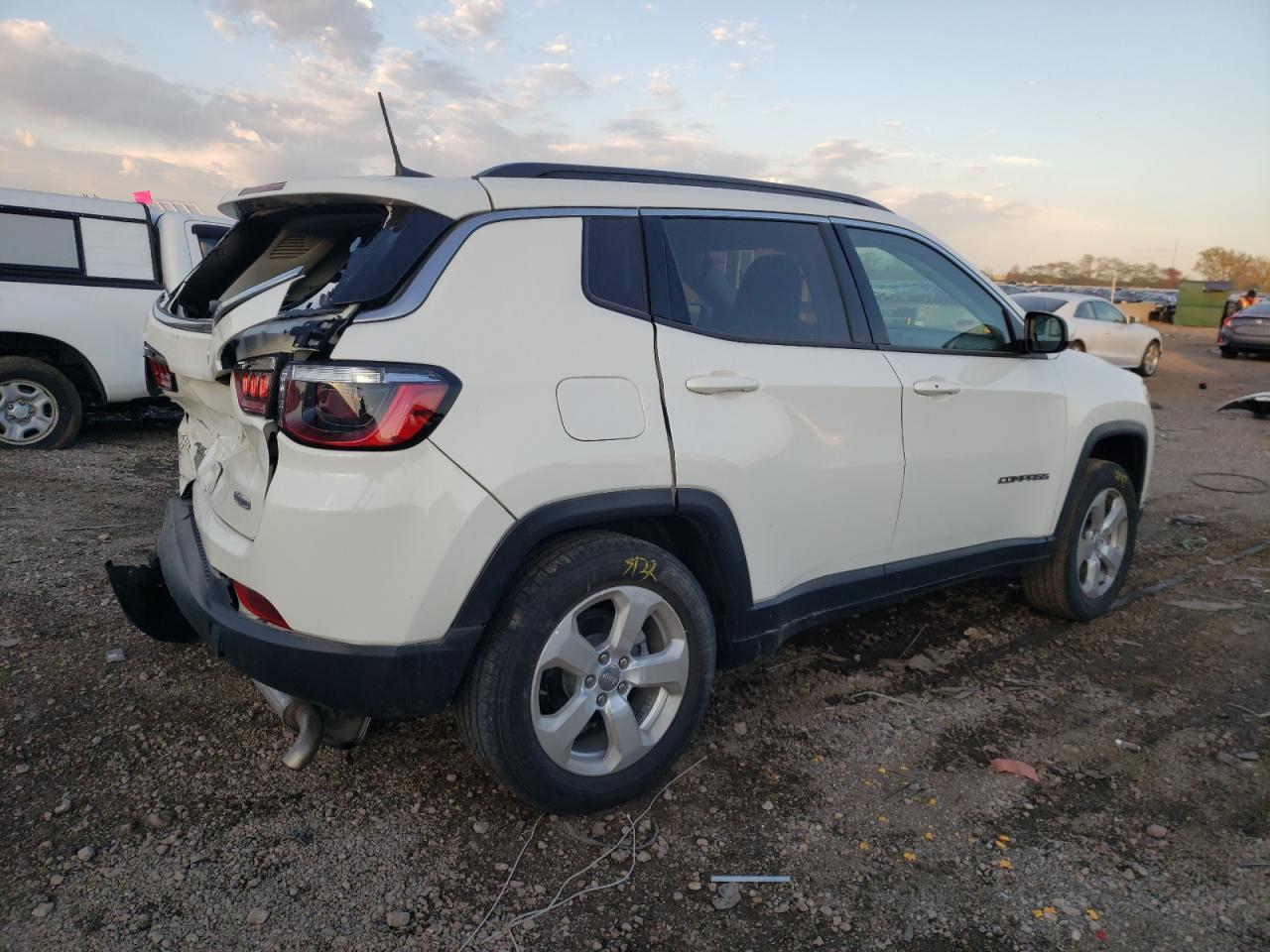 Изображение 3 2021 JEEP COMPASS LATITUDE 2021 с VIN 3C4NJDBB3MT552321