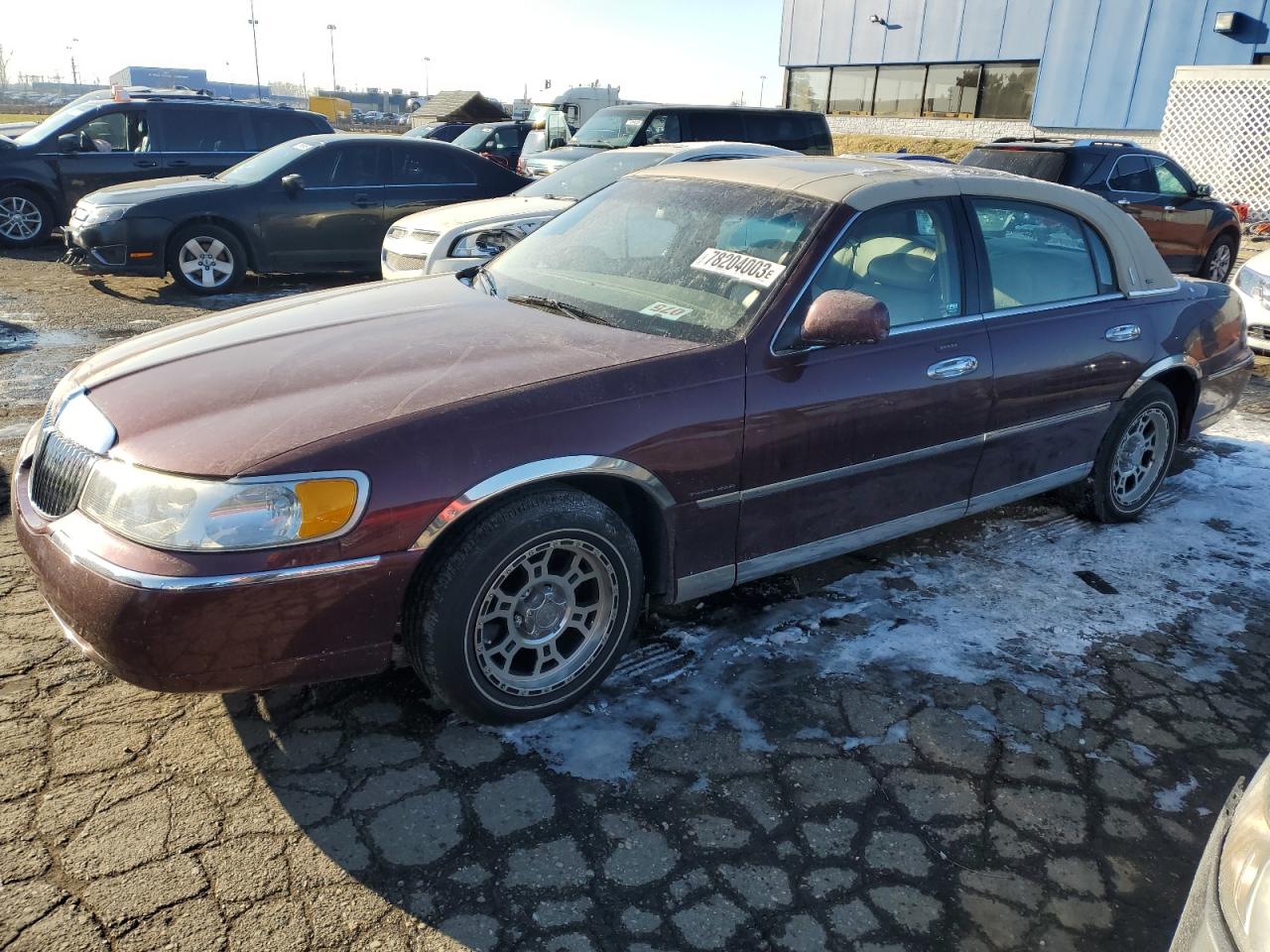 2001 LINCOLN TOWN CAR SIGNATURE 2001 image