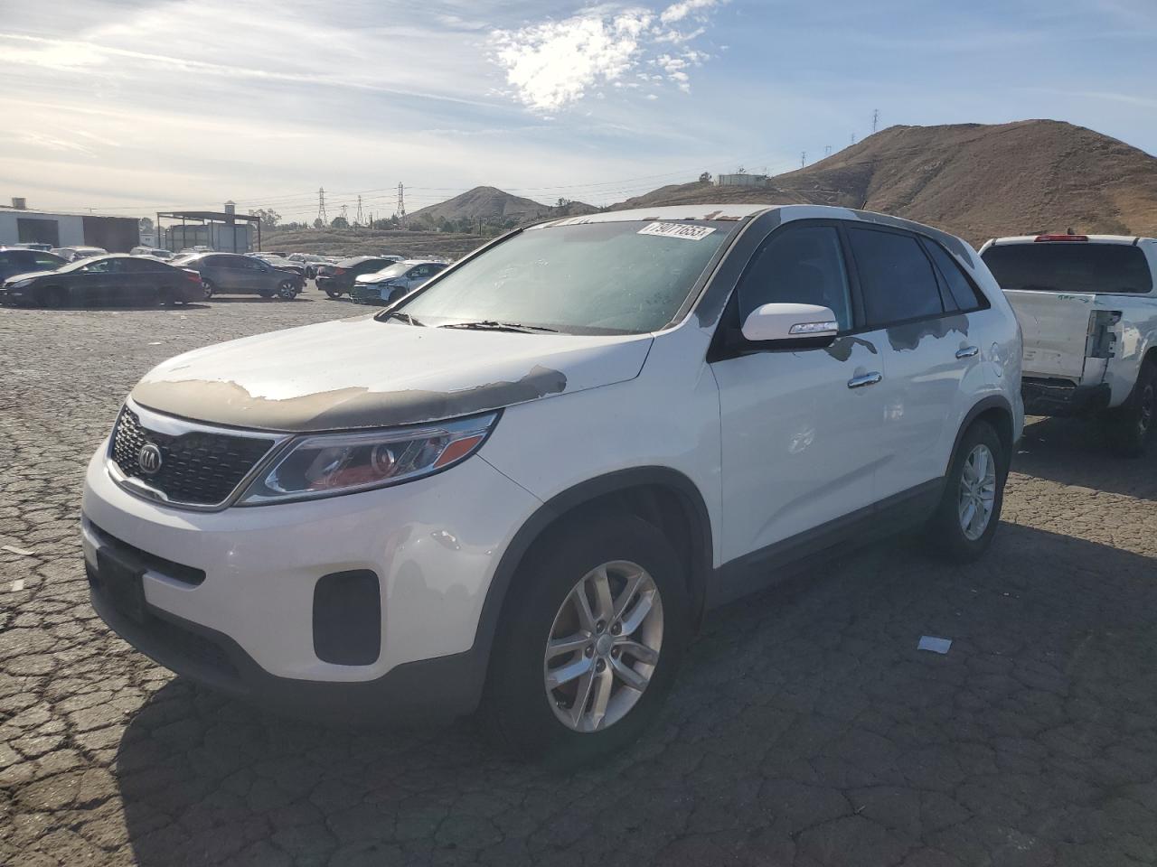 Image 1 of 2014 KIA SORENTO LX 2014 with VIN 5XYKT3A65EG486570