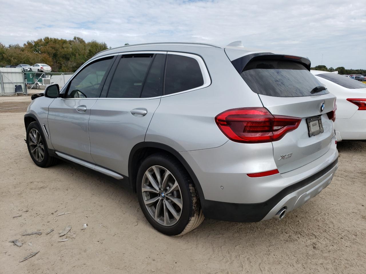 Obraz 2 z 2019 BMW X3 SDRIVE30I 2019 z VIN 5UXTR7C5XKLF29140