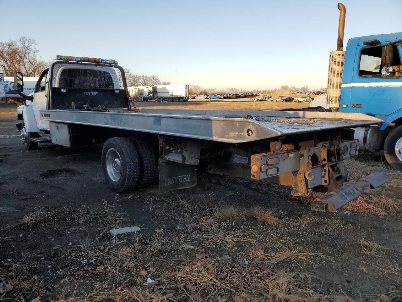 Obraz 2 z 2003 CHEVROLET C5500 C5C042 2003 z VIN 1GBE5E1153F512788