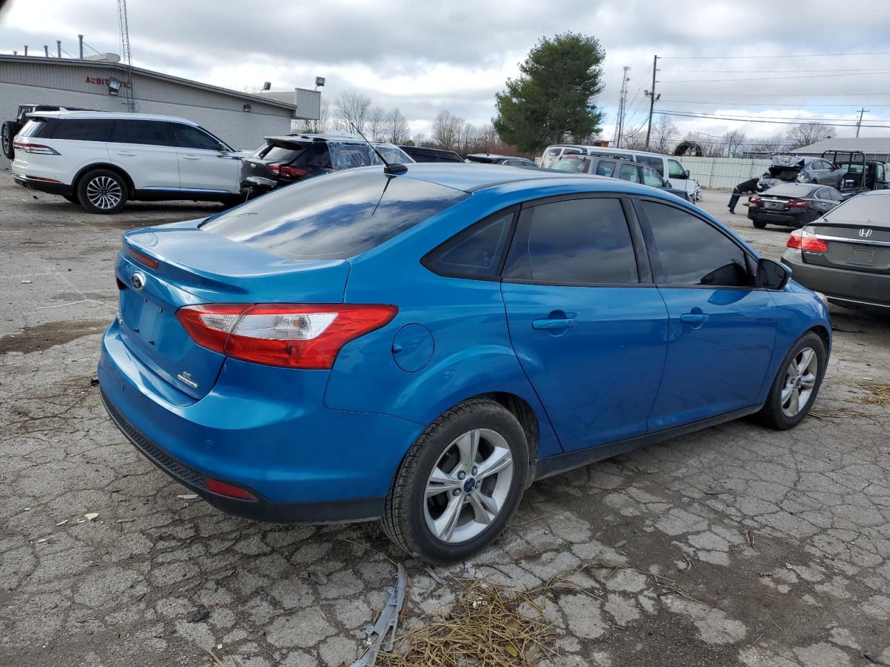 Image 3 of 2014 FORD FOCUS SE 2014 with VIN 1FADP3F2XEL438883