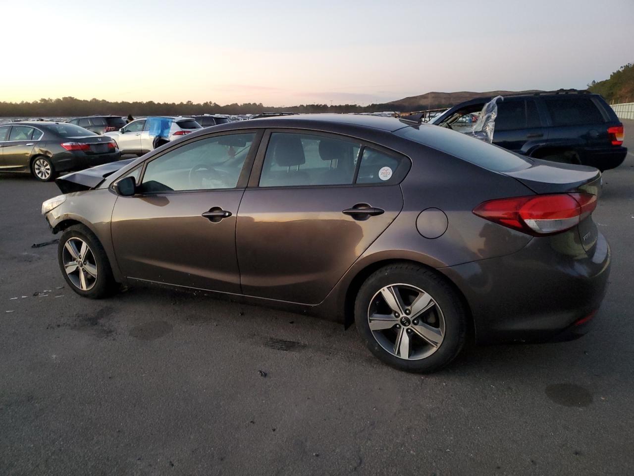 Image 2 of 2018 KIA FORTE LX 2018 with VIN 3KPFL4A70JE200955