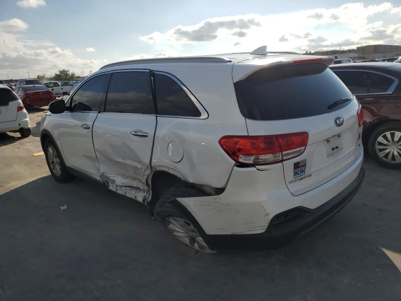 Image 2 of 2016 KIA SORENTO LX 2016 with VIN 5XYPG4A30GG010641