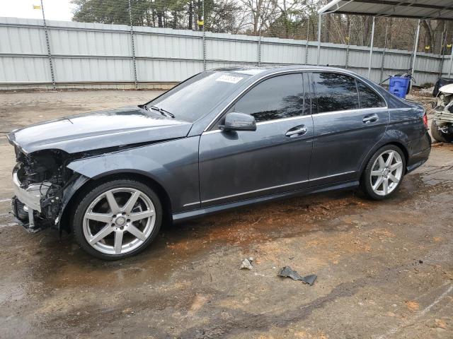 Obraz 1 z 2014 MERCEDES-BENZ C 250 2014 z VIN WDDGF4HB1EA958159