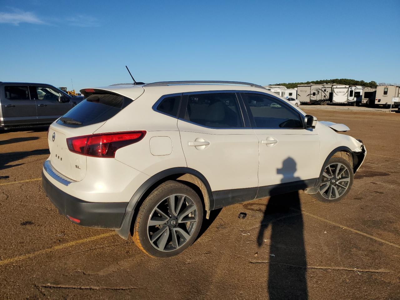 Image 3 of 2018 NISSAN ROGUE SPORT S 2018 with VIN JN1BJ1CPXJW183266