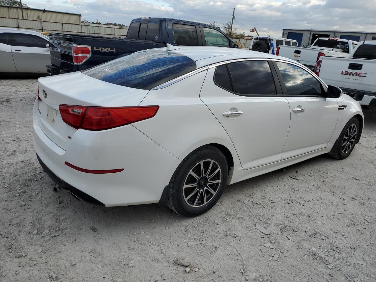 Obraz 3 z 2015 KIA OPTIMA LX 2015 z VIN KNAGM4A75F5589402