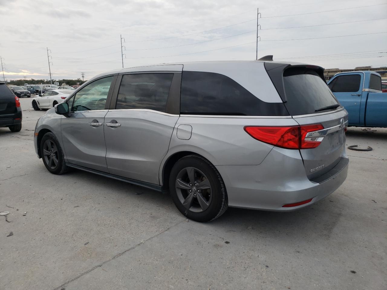 Image 2 of 2019 HONDA ODYSSEY EXL 2019 with VIN 5FNRL6H76KB072070