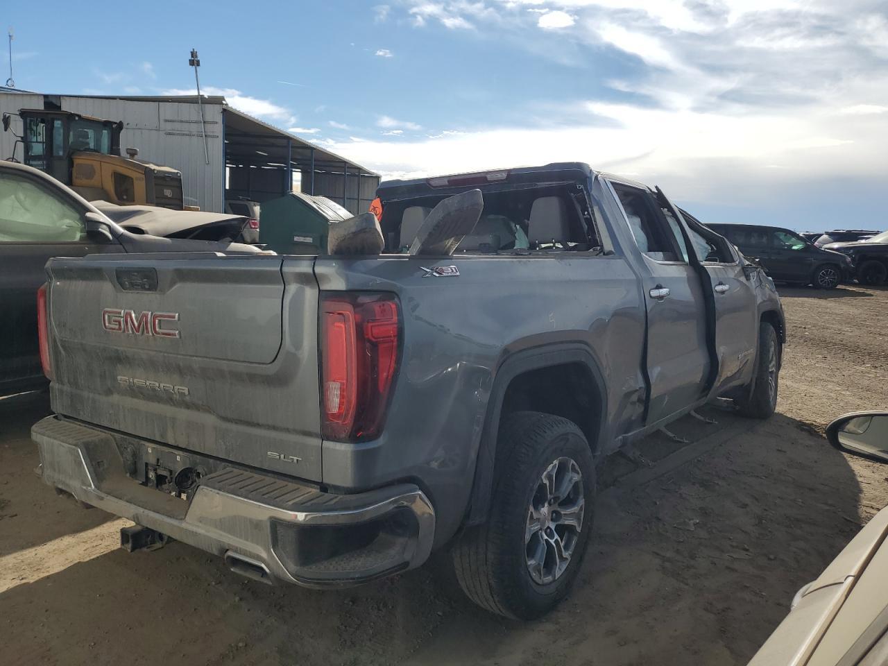 Obraz 3 z 2021 GMC SIERRA K1500 SLT 2021 z VIN 3GTU9DED7MG179004