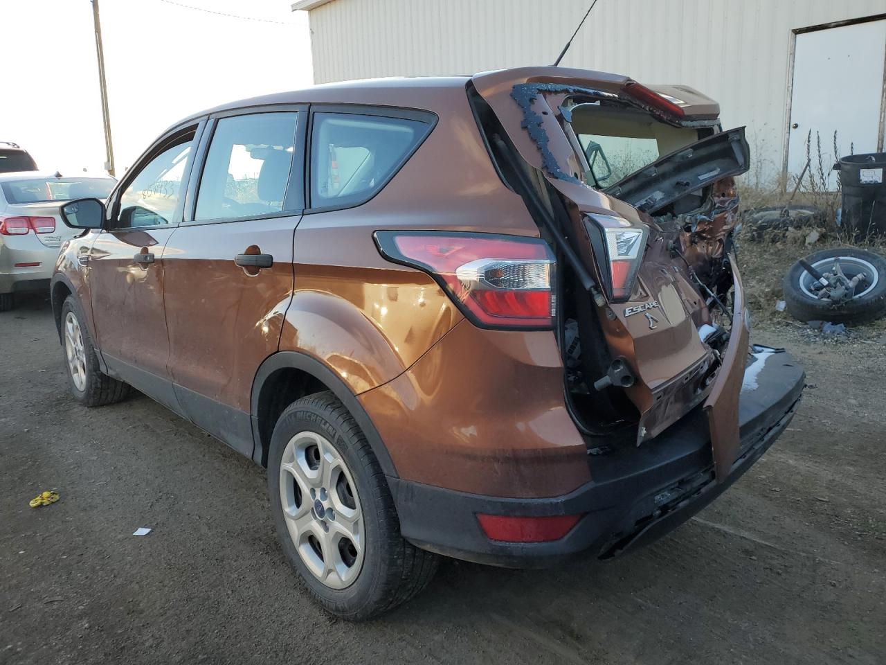 Obraz 2 z 2017 FORD ESCAPE S 2017 z VIN 1FMCU0F73HUA22449