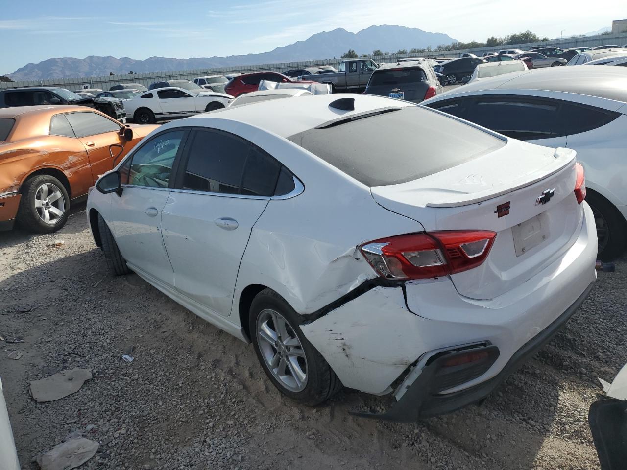 Изображение 2 2016 CHEVROLET CRUZE LT 2016 с VIN 1G1BE5SM2G7237848