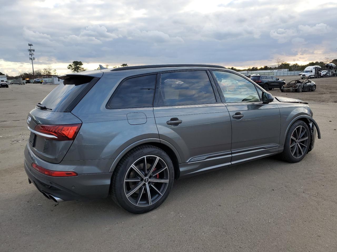 Image 3 of 2020 AUDI SQ7 PRESTIGE 2020 with VIN WA1VWAF71LD012518