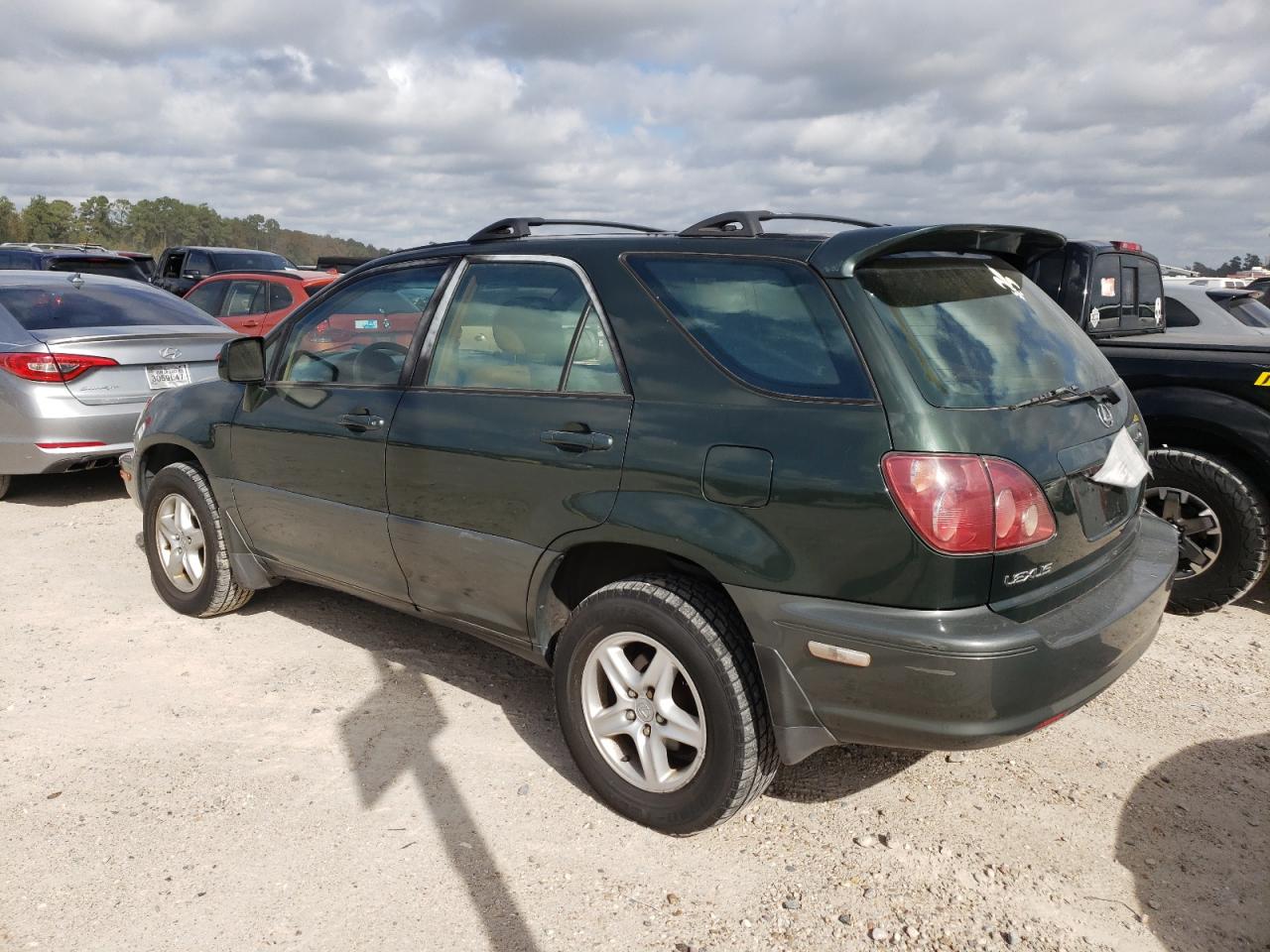 Image 2 of 2000 LEXUS RX 300 2000 with VIN JT6HF10U4Y0102639