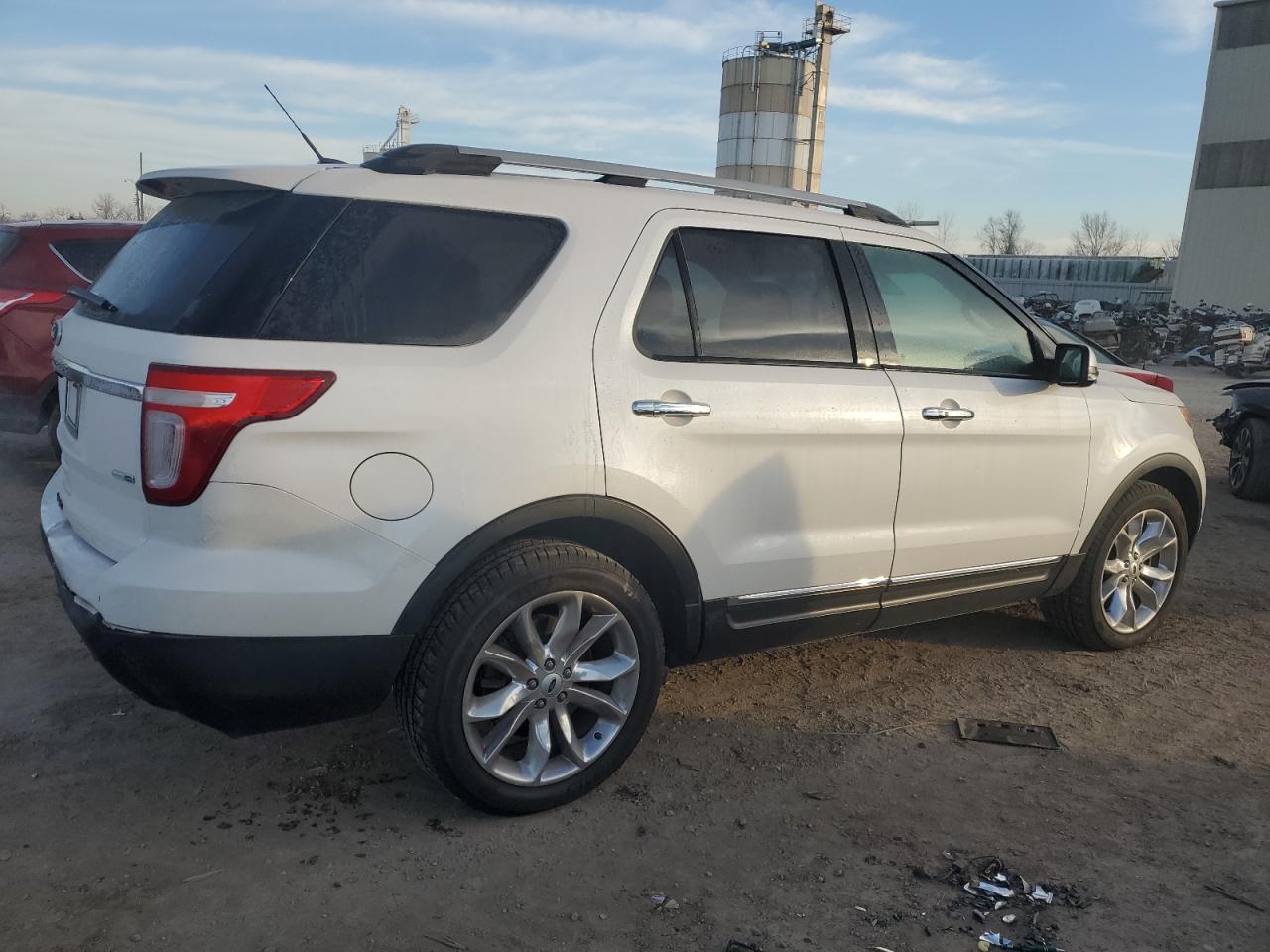 Image 3 of 2015 FORD EXPLORER LIMITED 2015 with VIN 1FM5K8F83FGB49591