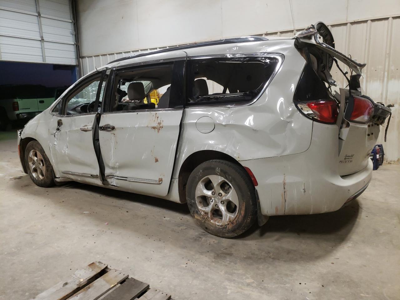 Obraz 2 z 2017 CHRYSLER PACIFICA TOURING L PLUS 2017 z VIN 2C4RC1EGXHR703715