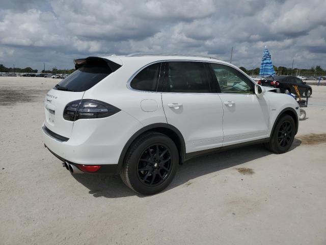 Obraz 3 z 2014 PORSCHE CAYENNE  2014 z VIN WP1AF2A25ELA36351