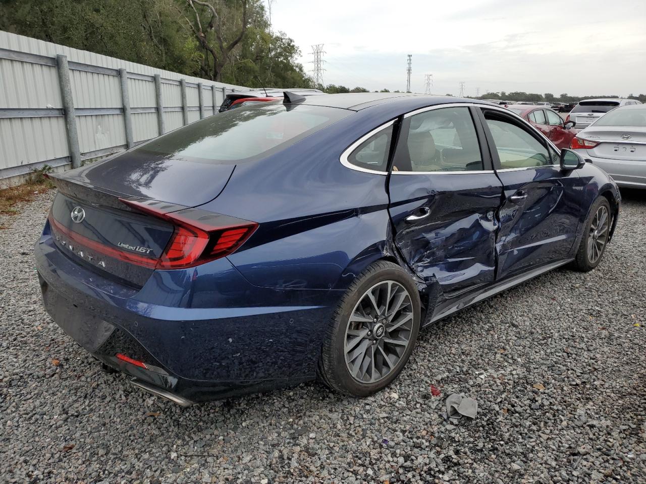 Obraz 3 z 2021 HYUNDAI SONATA LIMITED 2021 z VIN 5NPEH4J28MH104248