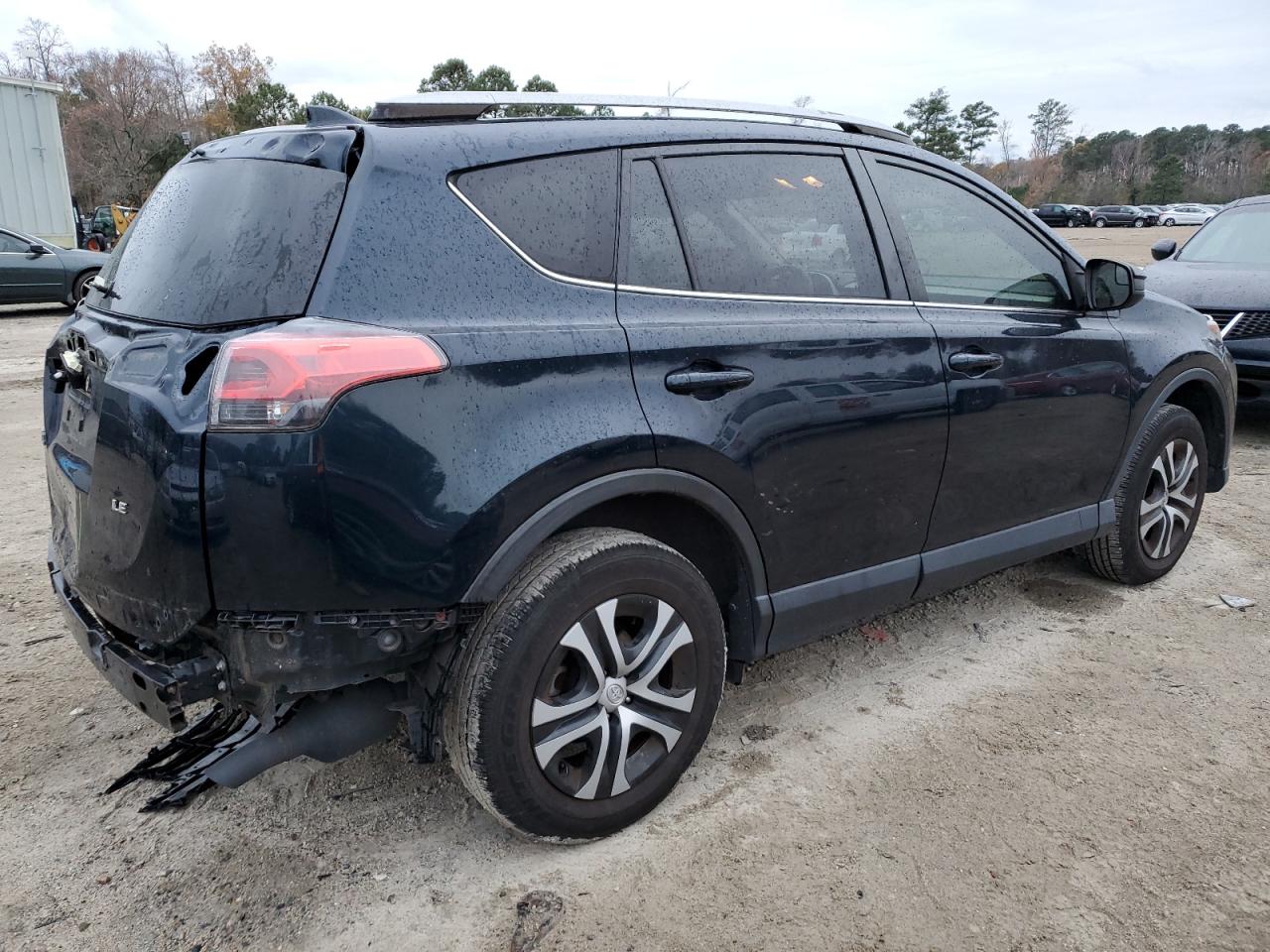 Image 3 of 2018 TOYOTA RAV4 LE 2018 with VIN JTMZFREV0JJ183300