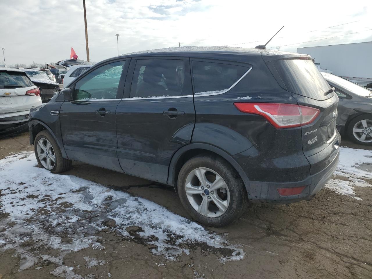 Image 2 of 2015 FORD ESCAPE SE 2015 with VIN 1FMCU9G99FUB64788